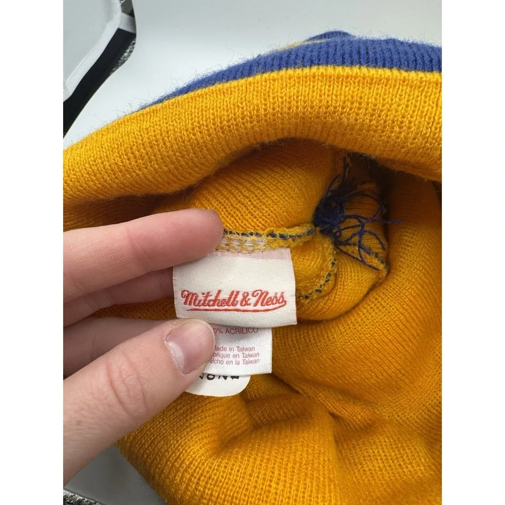 VTG‎ Mitchell & Ness Golden State Warriors Beanie Cap Unisex Blue Yellow Pom Pom - Picture 6 of 8